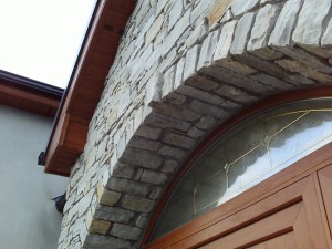 Donegal Quartz - Arch with Extended Keystone                